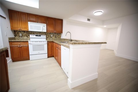 Copropriété à louer à Coral Springs, Floride: 2 chambres, 91.6 m2 № 1980644 - photo 8