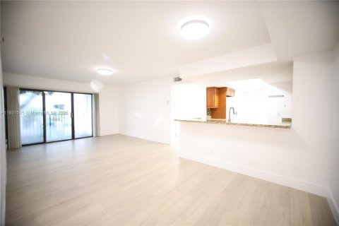 Copropriété à louer à Coral Springs, Floride: 2 chambres, 91.6 m2 № 1980644 - photo 4