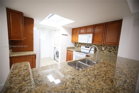 Copropriété à louer à Coral Springs, Floride: 2 chambres, 91.6 m2 № 1980644 - photo 16