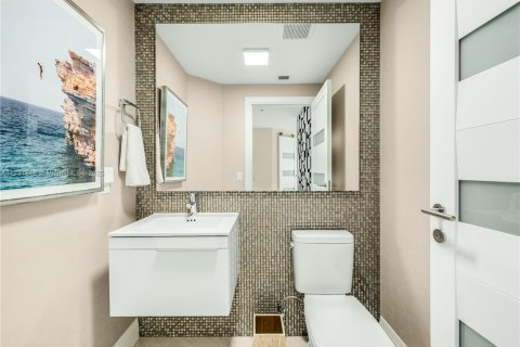 Condominio en venta en North Miami Beach, Florida, 2 dormitorios, 181.9 m2 № 1958899 - foto 29