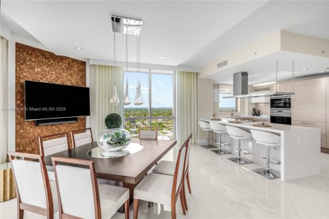 Condominio en venta en North Miami Beach, Florida, 2 dormitorios, 181.9 m2 № 1958899 - foto 8