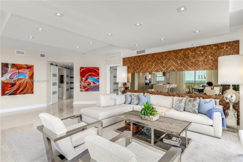 Condominio en venta en North Miami Beach, Florida, 2 dormitorios, 181.9 m2 № 1958899 - foto 6