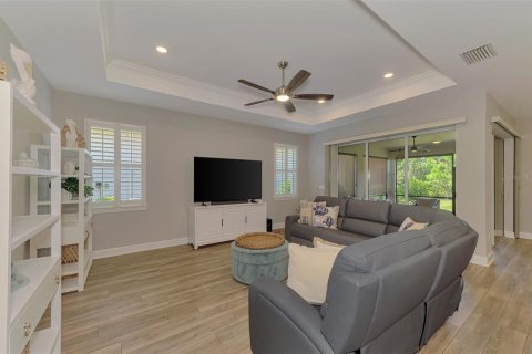 House in Englewood, Florida 3 bedrooms, 176.7 sq.m. № 2396176 - photo 16