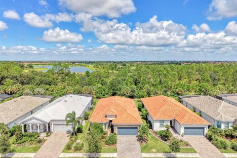 House in Englewood, Florida 3 bedrooms, 176.7 sq.m. № 2396176 - photo 2