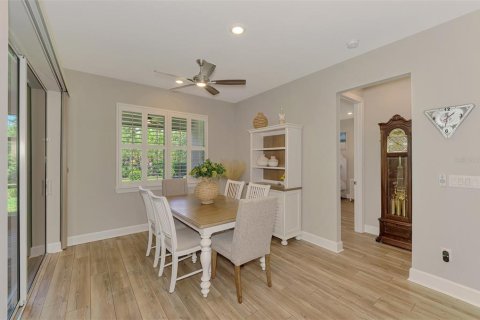 House in Englewood, Florida 3 bedrooms, 176.7 sq.m. № 2396176 - photo 28