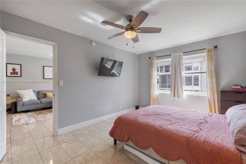 Condo in Lauderdale-by-the-Sea, Florida, 1 bedroom  № 1704205 - photo 9
