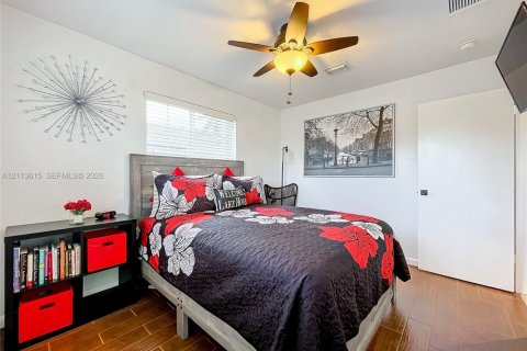 Villa ou maison à louer à Miramar, Floride: 2 chambres, 125.42 m2 № 2435294 - photo 11