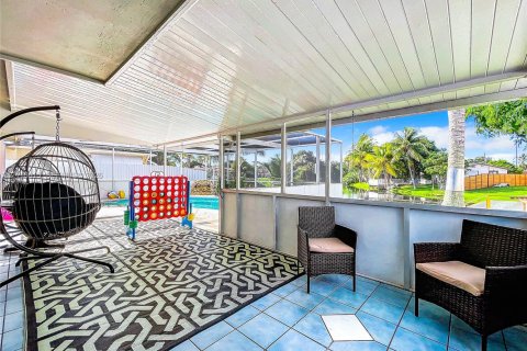 Villa ou maison à louer à Miramar, Floride: 2 chambres, 125.42 m2 № 2435294 - photo 13