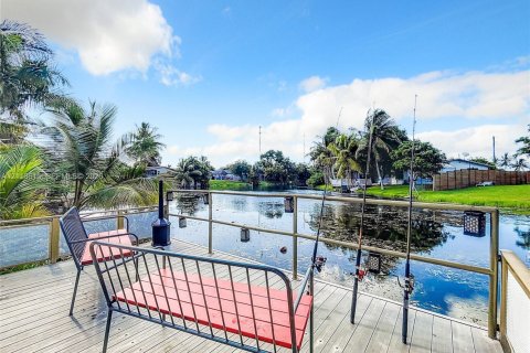 Villa ou maison à louer à Miramar, Floride: 2 chambres, 125.42 m2 № 2435294 - photo 16