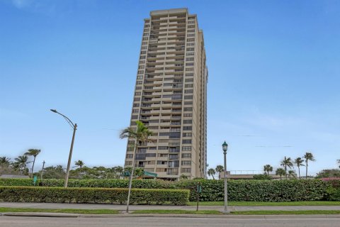 Copropriété à louer à West Palm Beach, Floride: 2 chambres, 108.7 m2 № 1076895 - photo 1