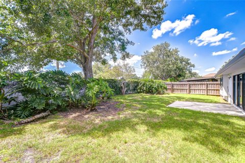Casa en venta en Brandon, Florida, 4 dormitorios, 184.41 m2 № 1902461 - foto 24