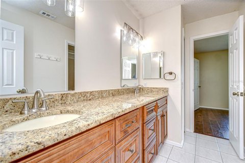 Casa en venta en Brandon, Florida, 4 dormitorios, 184.41 m2 № 1902461 - foto 20