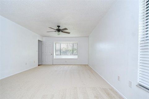 Casa en venta en Brandon, Florida, 4 dormitorios, 184.41 m2 № 1902461 - foto 15