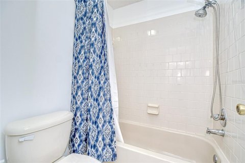 Casa en venta en Brandon, Florida, 4 dormitorios, 184.41 m2 № 1902461 - foto 21