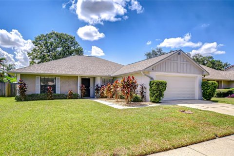 Casa en venta en Brandon, Florida, 4 dormitorios, 184.41 m2 № 1902461 - foto 1
