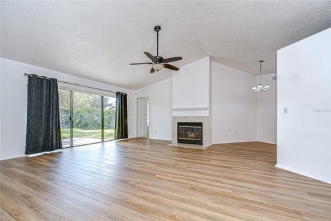 Casa en venta en Brandon, Florida, 4 dormitorios, 184.41 m2 № 1902461 - foto 6