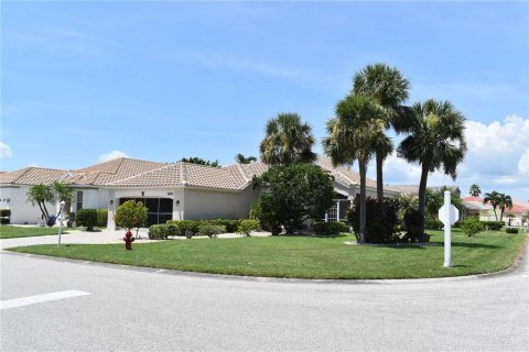 House in Punta Gorda, Florida 2 bedrooms, 122.35 sq.m. № 1918515 - photo 29