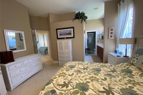 House in Punta Gorda, Florida 2 bedrooms, 122.35 sq.m. № 1918515 - photo 18