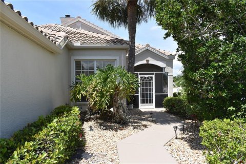 House in Punta Gorda, Florida 2 bedrooms, 122.35 sq.m. № 1918515 - photo 2