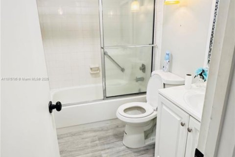 Condominio en venta en Plantation, Florida, 2 dormitorios, 100.33 m2 № 1930002 - foto 12