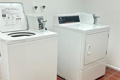 Condominio en venta en Plantation, Florida, 2 dormitorios, 100.33 m2 № 1930002 - foto 17