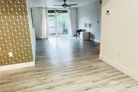 Condominio en venta en Plantation, Florida, 2 dormitorios, 100.33 m2 № 1930002 - foto 1