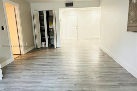 Condominio en venta en Plantation, Florida, 2 dormitorios, 100.33 m2 № 1930002 - foto 6