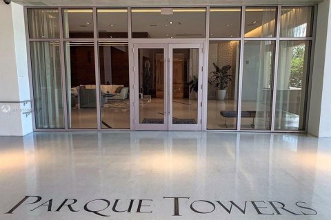 Condo in Sunny Isles Beach, Florida, 2 bedrooms № 2088020 - photo 14