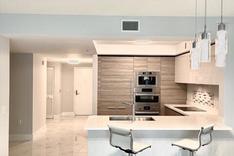 Condo in Sunny Isles Beach, Florida, 2 bedrooms № 2088020 - photo 4