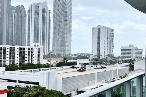 Condo in Sunny Isles Beach, Florida, 2 bedrooms № 2088020 - photo 7