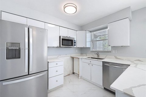 Condominio en venta en Deerfield Beach, Florida, 2 dormitorios, 100.33 m2 № 2010062 - foto 8