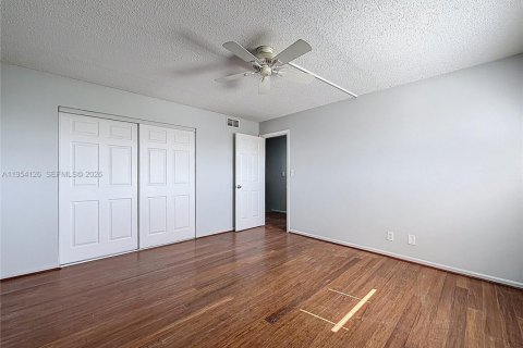 Condominio en venta en Deerfield Beach, Florida, 2 dormitorios, 100.33 m2 № 2010062 - foto 17