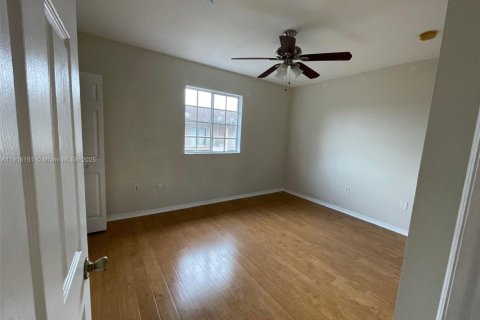 Townhouse in Miami, Florida 2 bedrooms, 104.98 sq.m. № 1972877 - photo 7