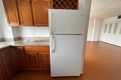 Condo in Sunny Isles Beach, Florida, 1 bedroom  № 1844178 - photo 21
