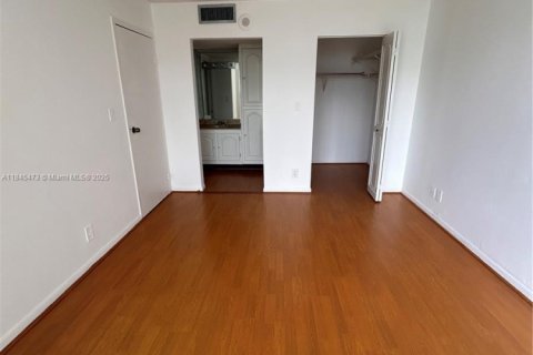 Condo in Sunny Isles Beach, Florida, 1 bedroom  № 1844178 - photo 30