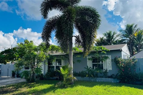 Casa en venta en North Lauderdale, Florida, 2 dormitorios, 74.32 m2 № 1941821 - foto 2