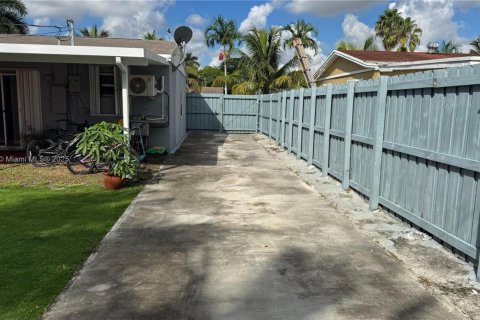 Casa en venta en North Lauderdale, Florida, 2 dormitorios, 74.32 m2 № 1941821 - foto 6