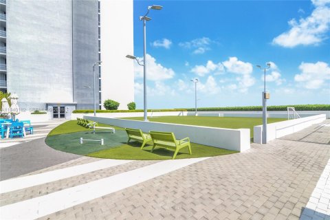 Condo in North Miami Beach, Florida, 2 bedrooms № 2152692 - photo 20
