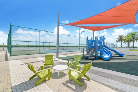 Condo in North Miami Beach, Florida, 2 bedrooms № 2152692 - photo 21