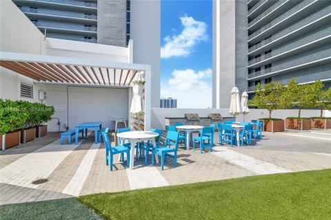 Condo in North Miami Beach, Florida, 2 bedrooms № 2152692 - photo 19