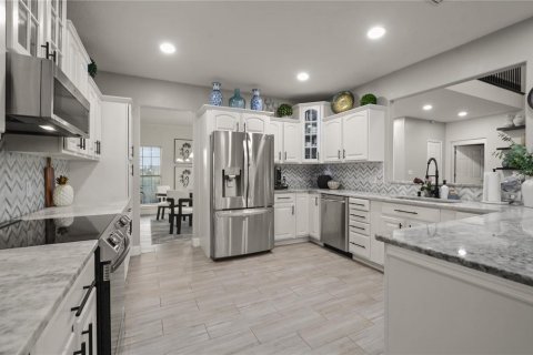 Casa en venta en Apopka, Florida, 4 dormitorios, 298.68 m2 № 1393889 - foto 10