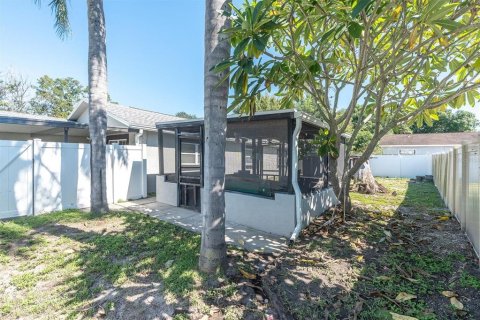 House in Seminole, Florida 4 bedrooms, 127.55 sq.m. № 2418532 - photo 27