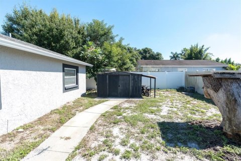 House in Seminole, Florida 4 bedrooms, 127.55 sq.m. № 2418532 - photo 28