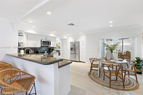 Casa en alquiler en Fort Lauderdale, Florida, 3 dormitorios, 168.8 m2 № 2057495 - foto 13