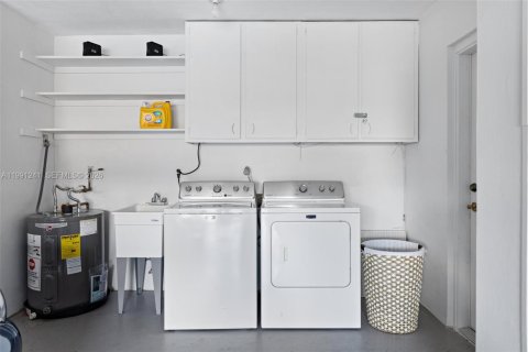 Casa en alquiler en Fort Lauderdale, Florida, 3 dormitorios, 168.8 m2 № 2057495 - foto 21