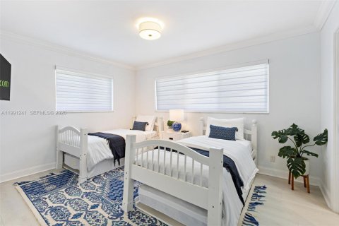 Casa en alquiler en Fort Lauderdale, Florida, 3 dormitorios, 168.8 m2 № 2057495 - foto 9