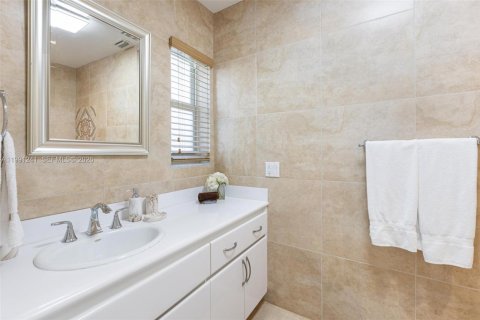 Casa en alquiler en Fort Lauderdale, Florida, 3 dormitorios, 168.8 m2 № 2057495 - foto 10