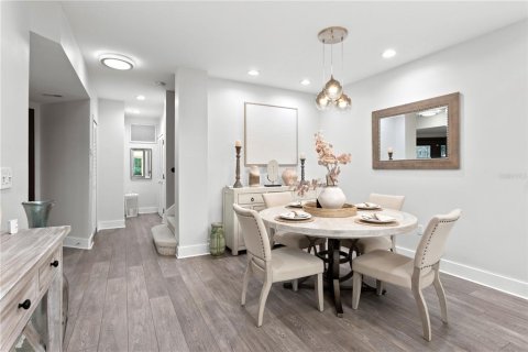Townhouse in Tampa, Florida 3 bedrooms, 189.43 sq.m. № 1855824 - photo 19
