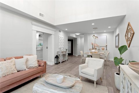 Townhouse in Tampa, Florida 3 bedrooms, 189.43 sq.m. № 1855824 - photo 20
