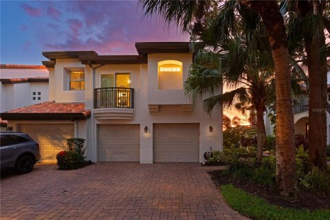 Townhouse in Tampa, Florida 3 bedrooms, 189.43 sq.m. № 1855824 - photo 1